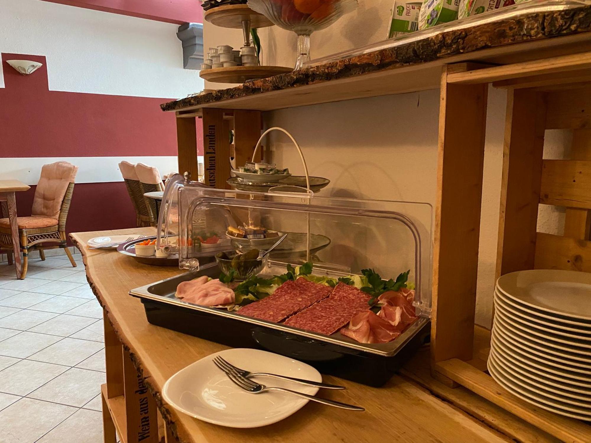 Hotel Weinstube Am Markt Gerolzhofen Экстерьер фото
