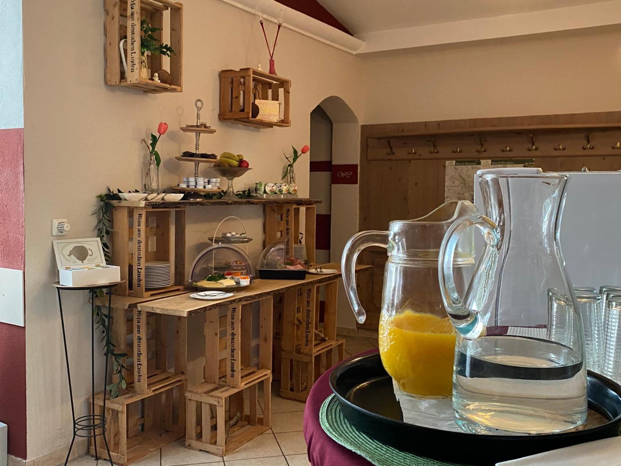 Hotel Weinstube Am Markt Gerolzhofen Экстерьер фото