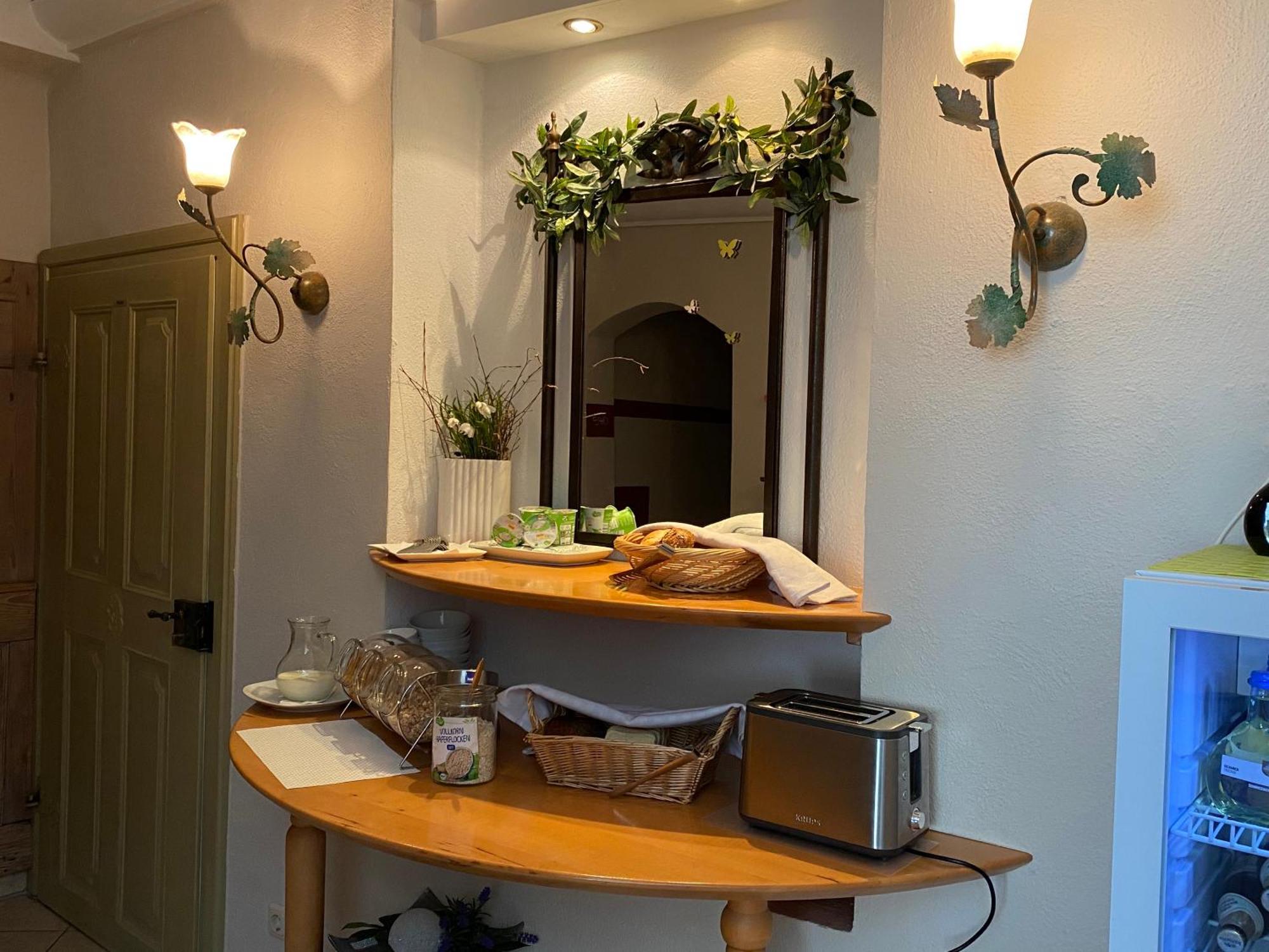 Hotel Weinstube Am Markt Gerolzhofen Экстерьер фото
