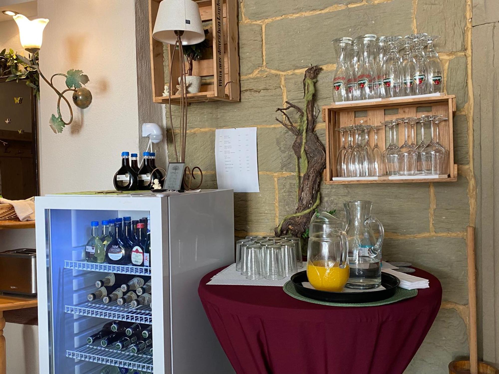 Hotel Weinstube Am Markt Gerolzhofen Экстерьер фото